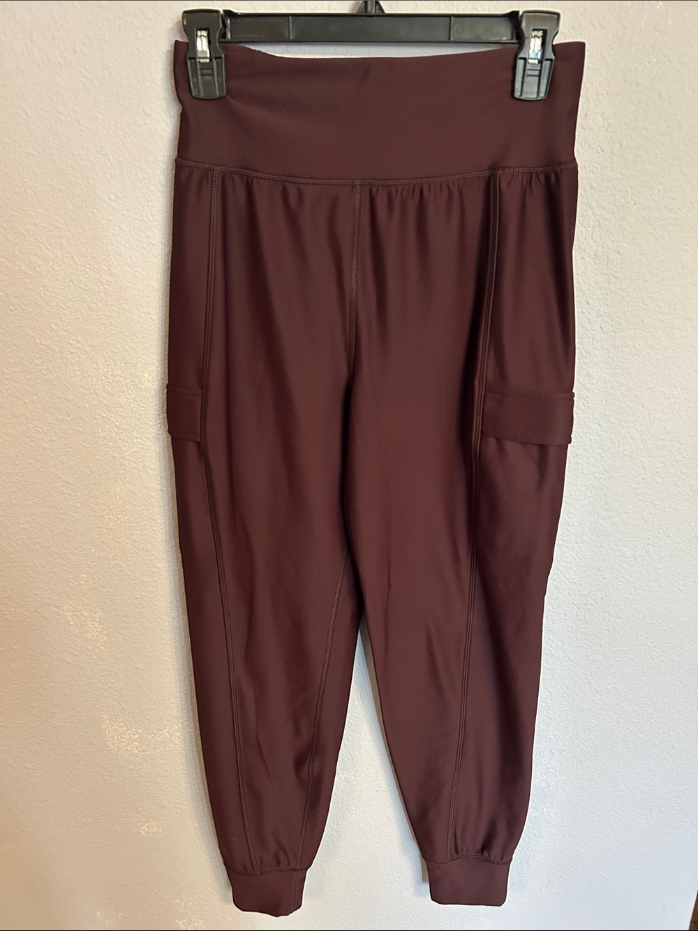 Old Navy Powersoft Women Burgundy Extra High-Waist Jogger Pants Size Small